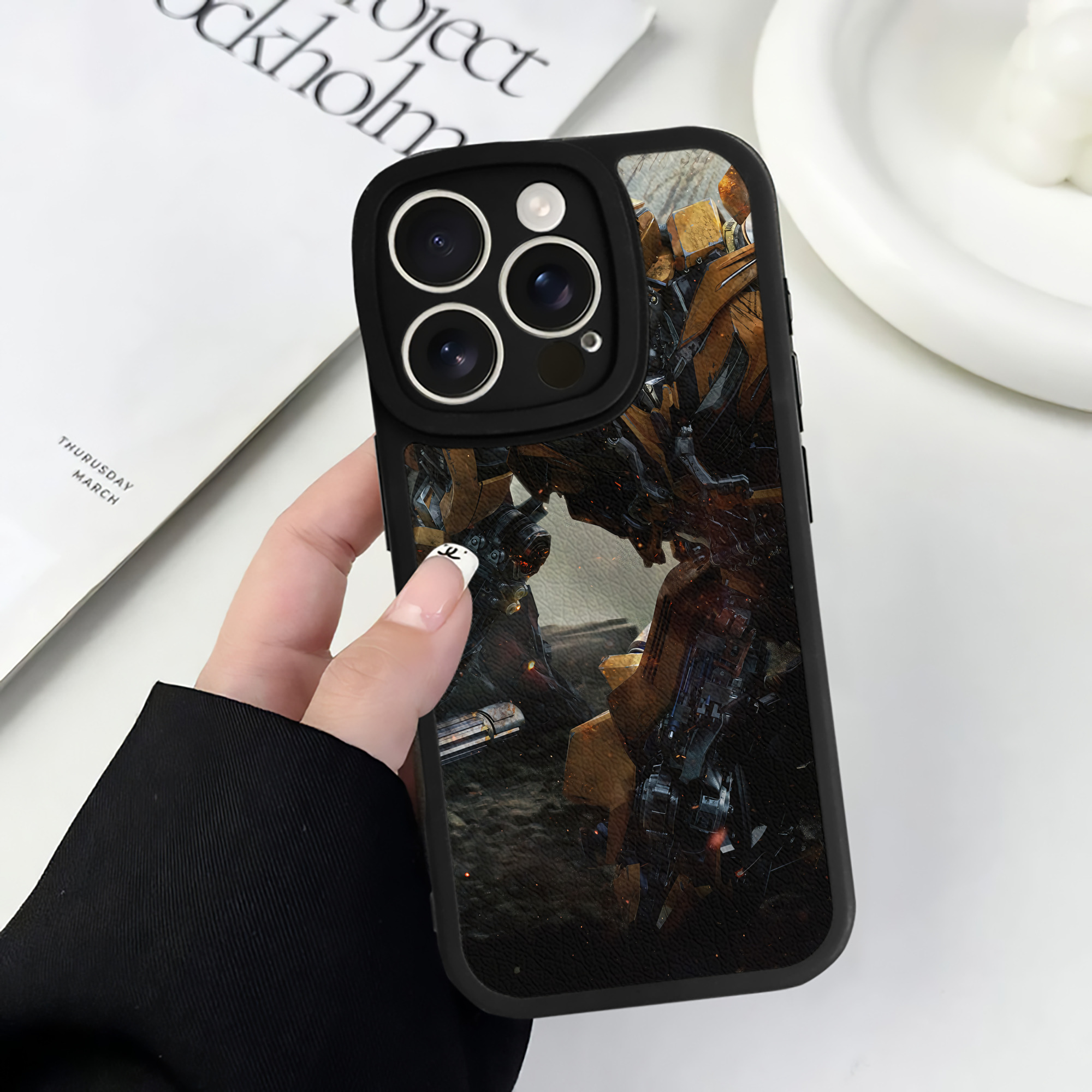 （画像用） Transformers トランスフォーマー 【iPhone 16シリーズ対応】シリコンスマホケース（レザー調） 材質：シリコン